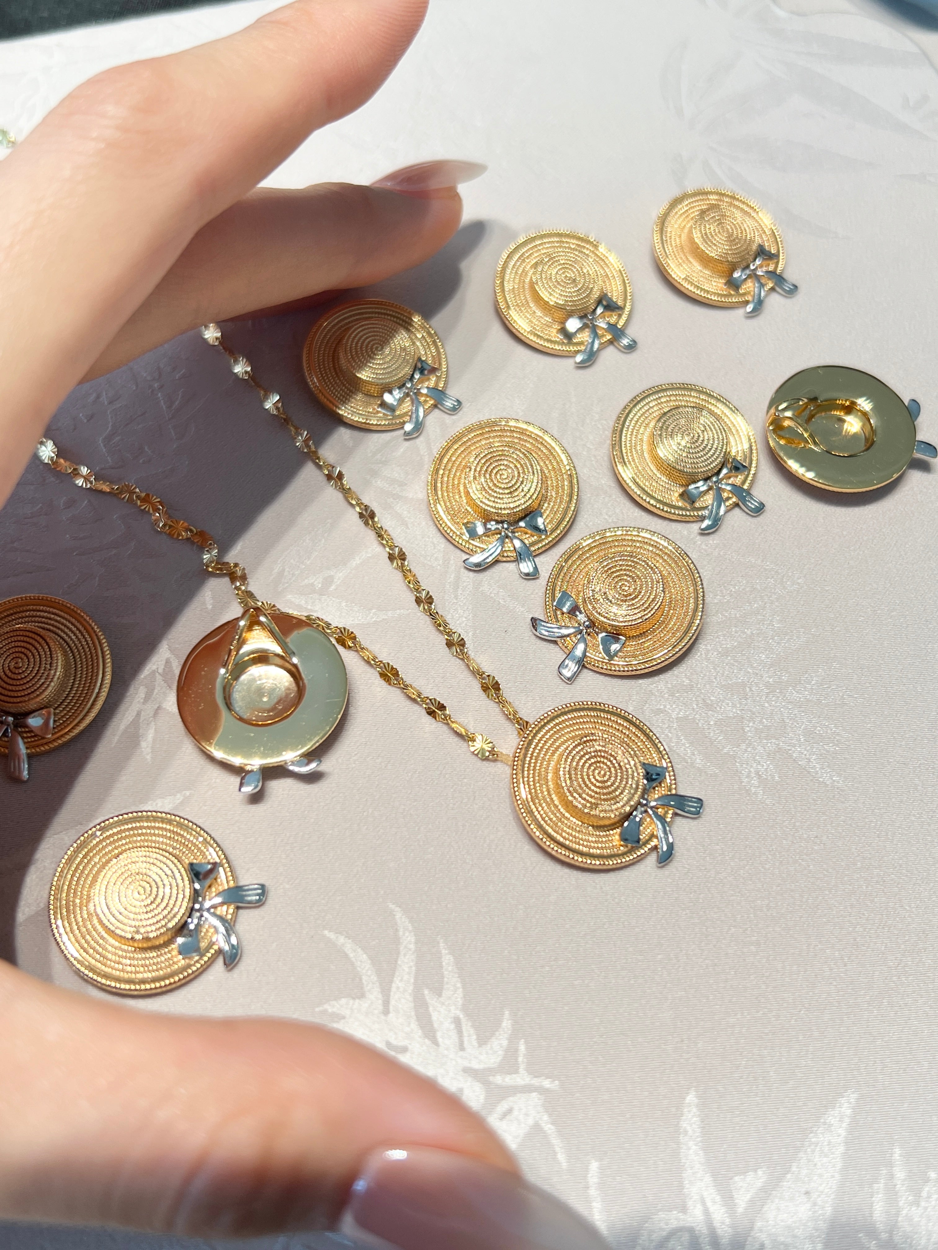 Straw Hat Bow Pendant