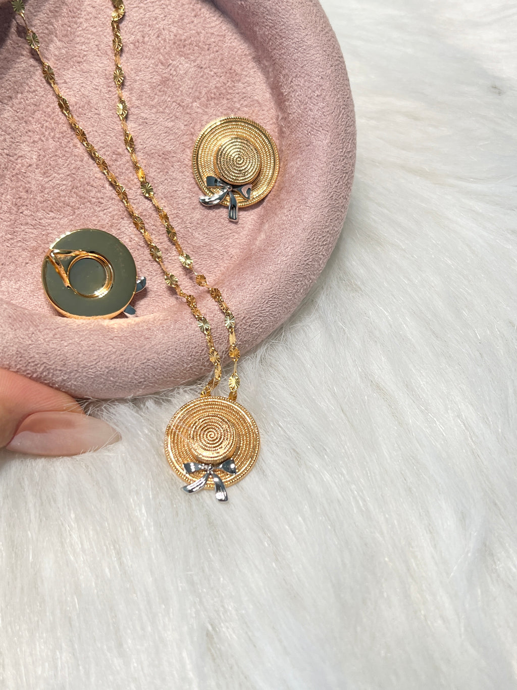 Straw Hat Bow Pendant