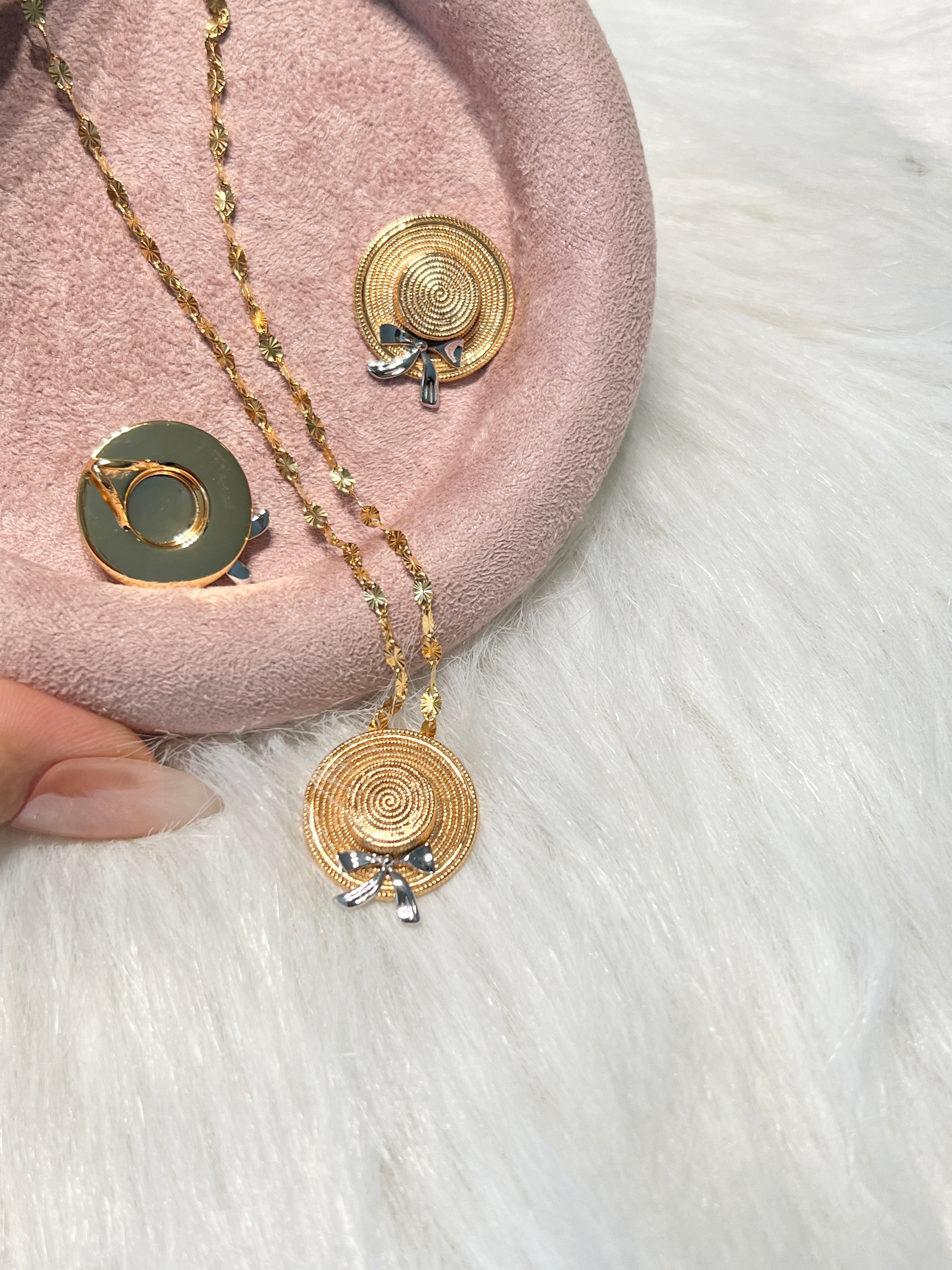 Straw Hat Bow Pendant