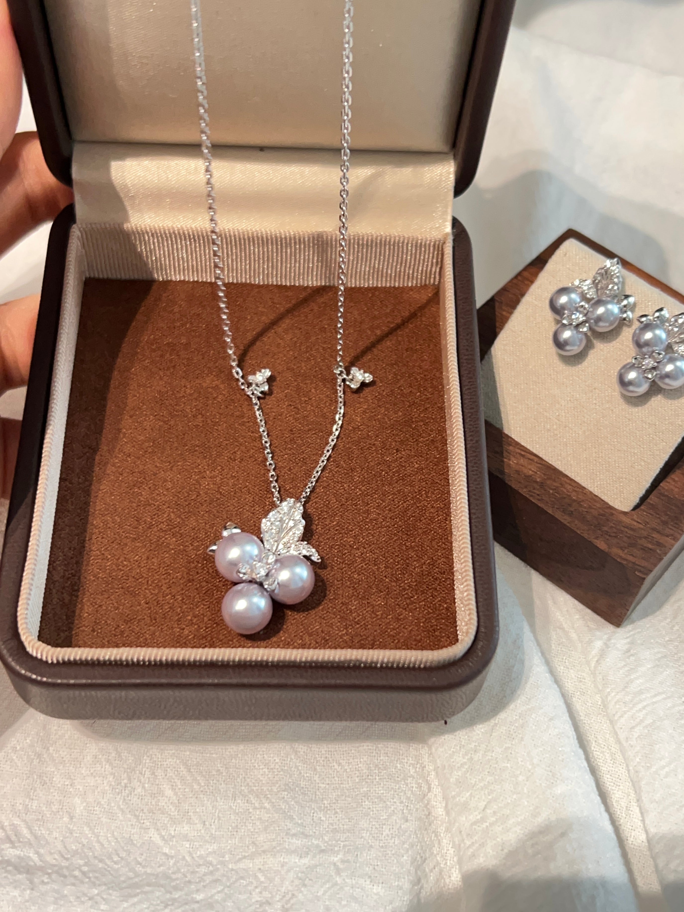 Moonleaf Pearl Necklace