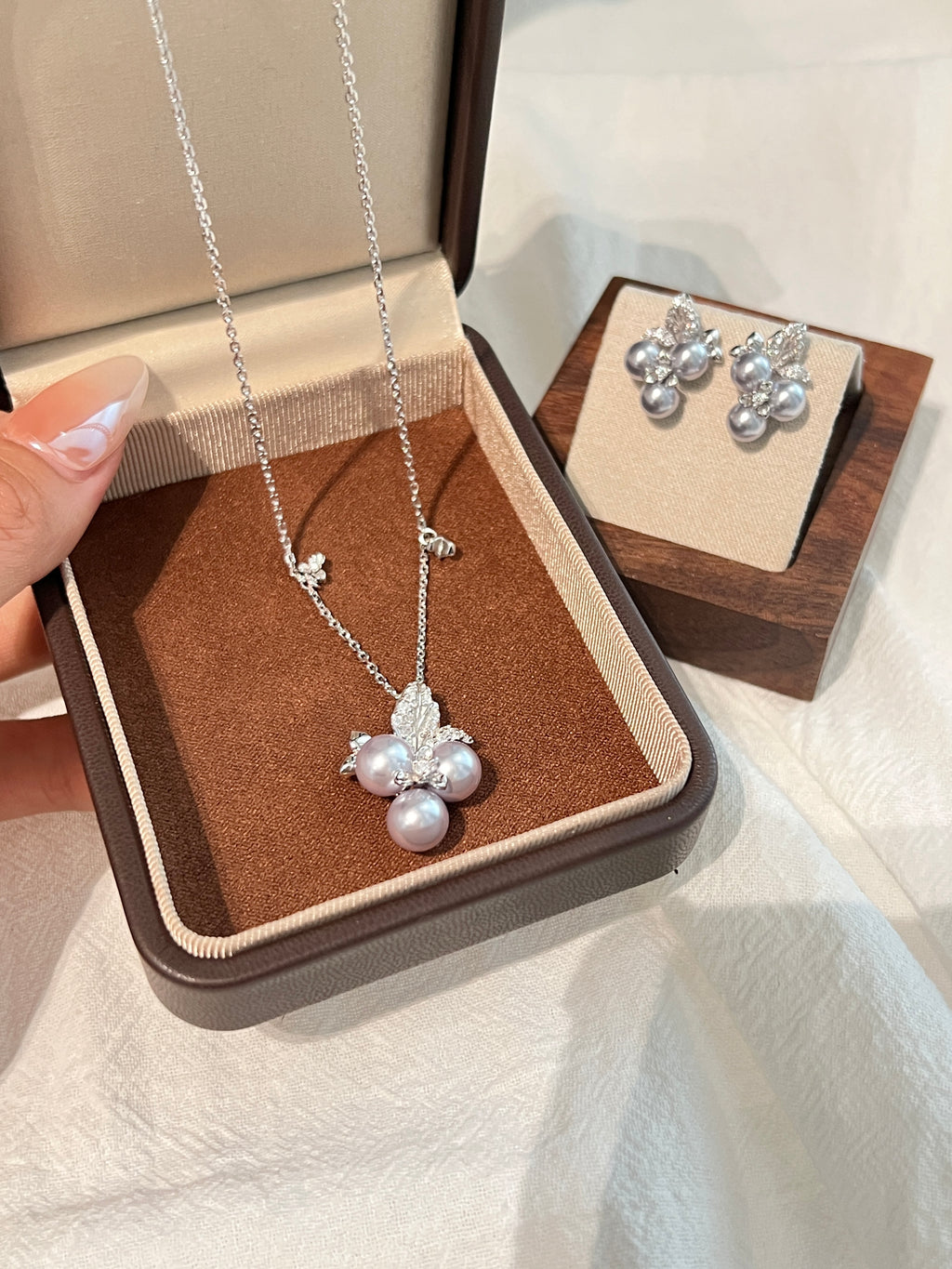 Moonleaf Pearl Necklace