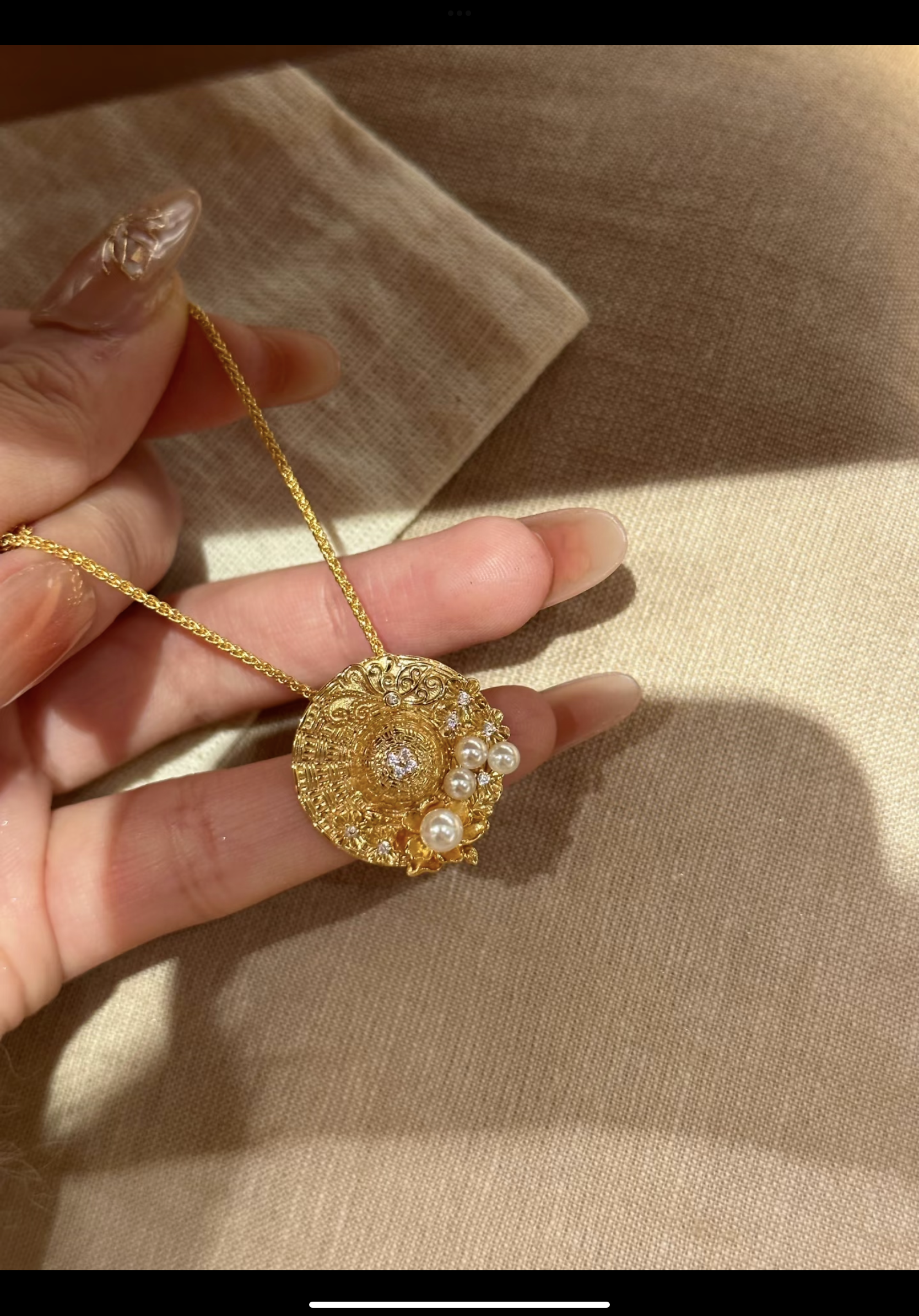 Riviera Straw Hat Pendant