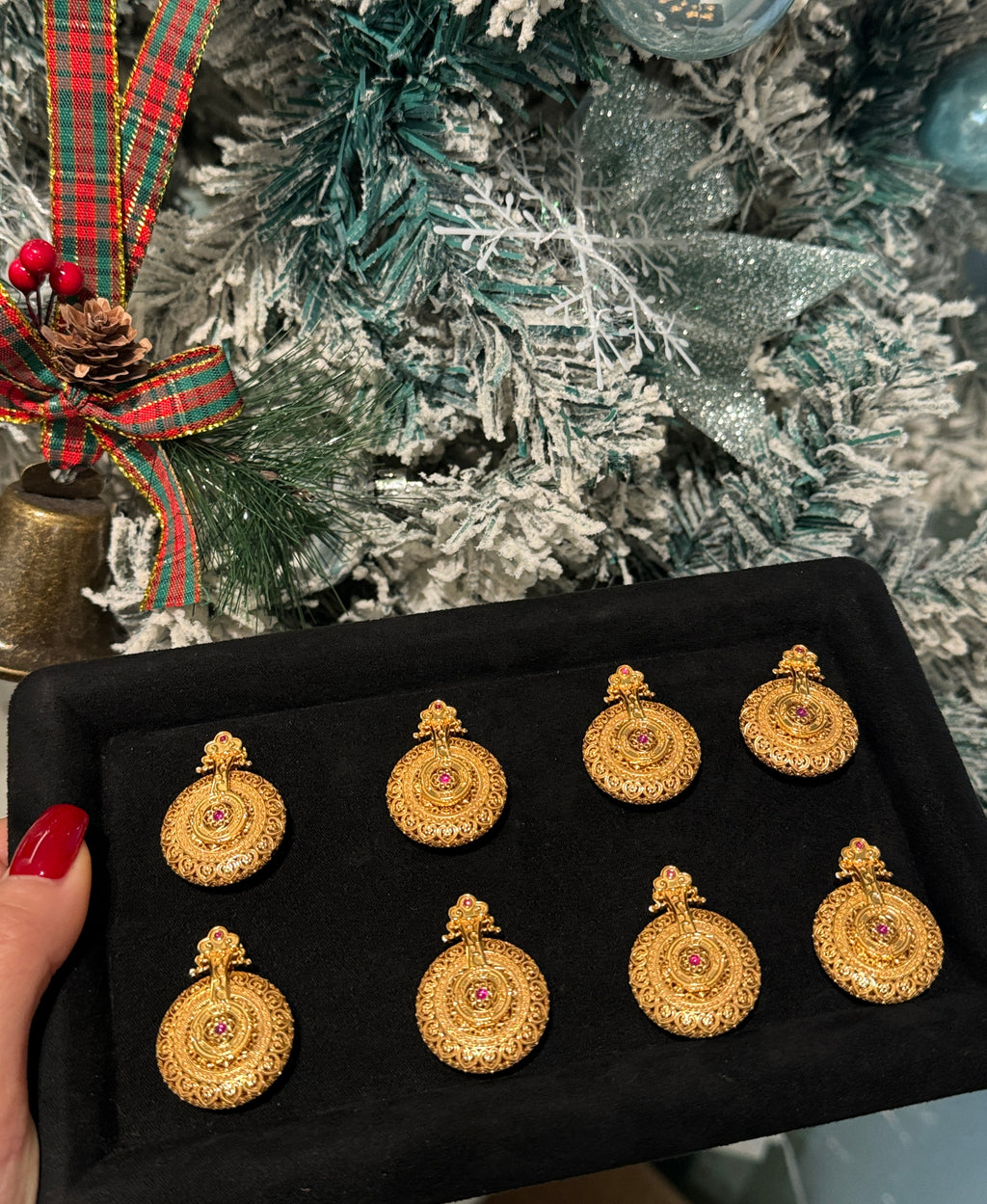 Aurelia Medallion Pendant