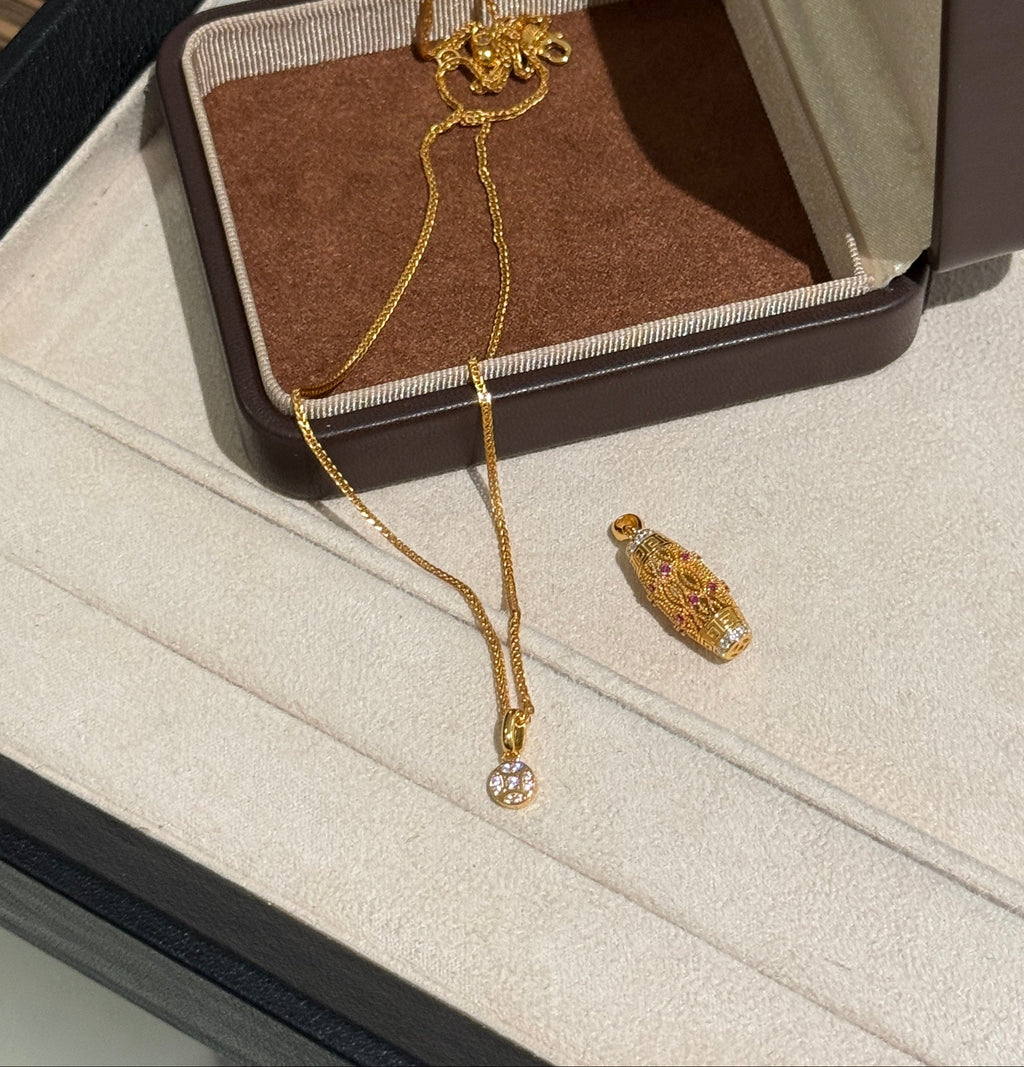 Filigree Imperial Vase Necklace