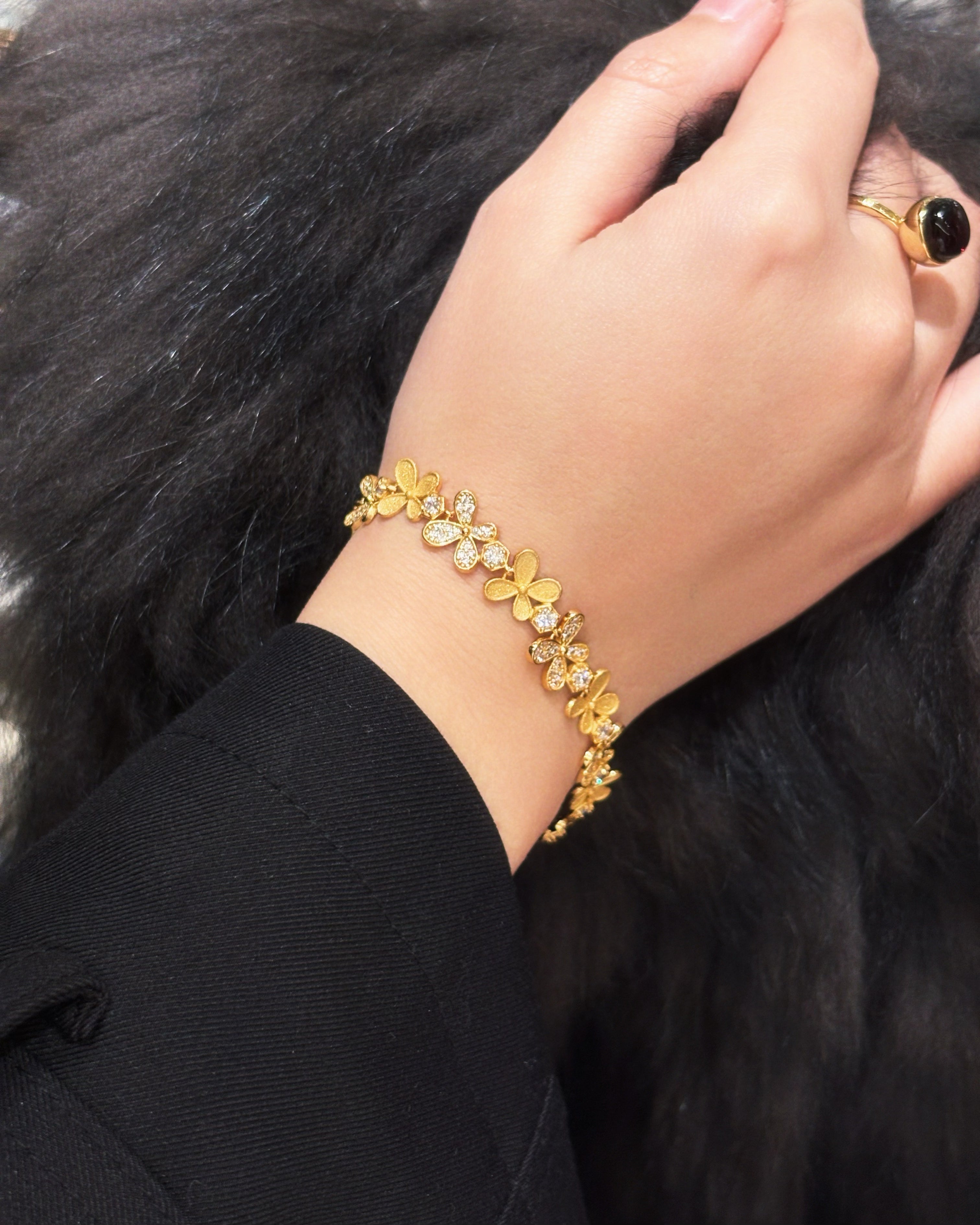 Floral Shine Bracelet