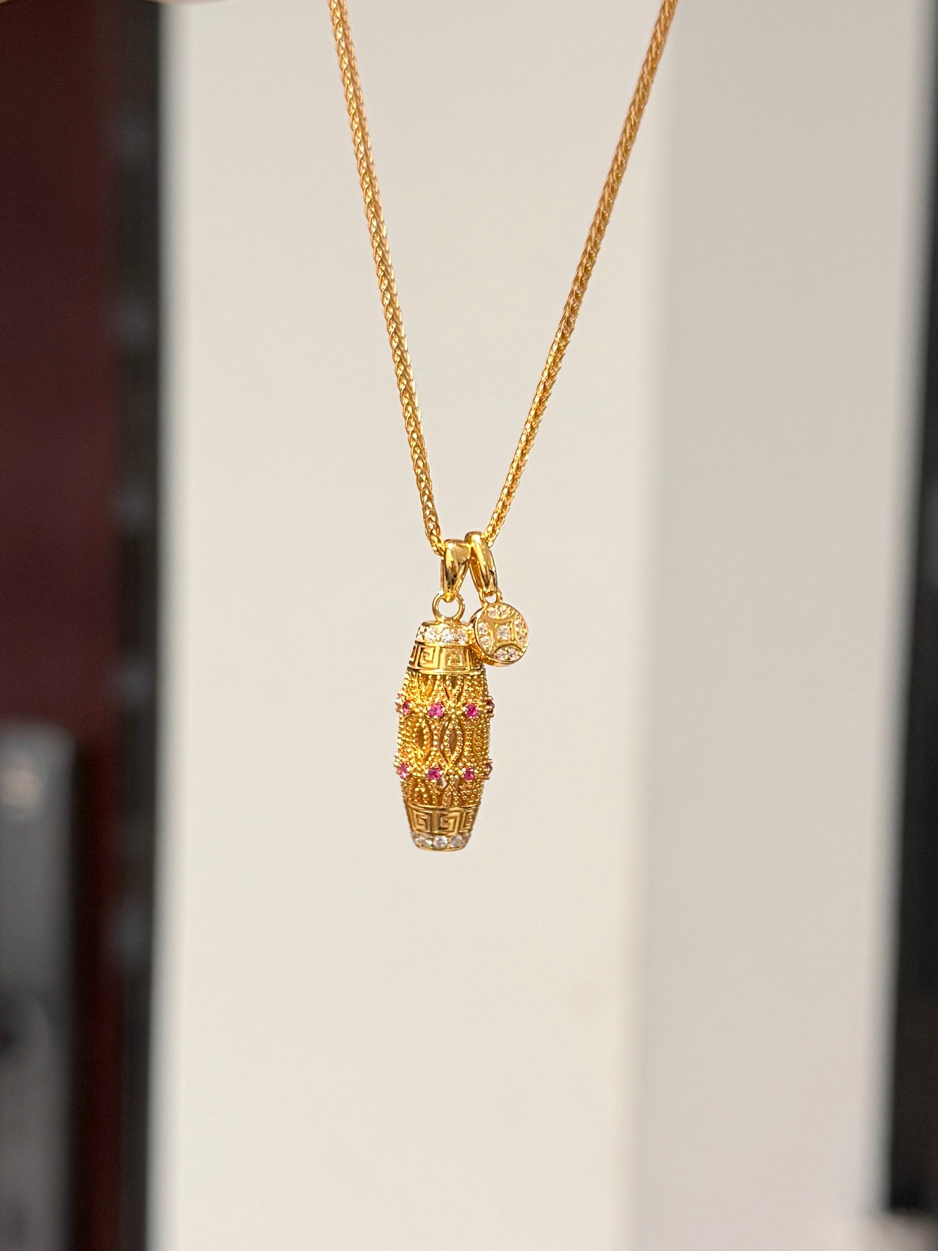 Filigree Imperial Vase Necklace